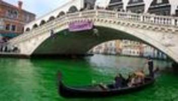 Extinction Rebellion: Klimaaktivisten färben Canal Grande in Venedig grün