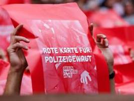 schrille töne statt aufklärung: fußballfans vermissen kritischen blick auf polizeigewalt