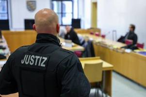 Jagd auf politische Gegner - Männer in Chemnitz vor Gericht