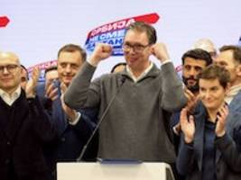 Serbien: Vučić-Partei bei Parlamentswahl vorne