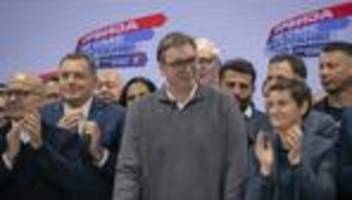 Aleksandar Vučić: Opposition wirft rechtspopulistischer Regierungspartei Wahlbetrug vor