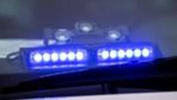 kriminalität: zwei polizisten und clubbesucher fallen treppe herunter