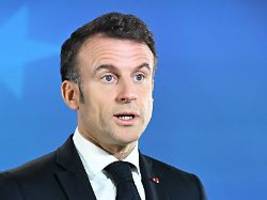 macron ruft verfassungsrat an: pariser politik zerbricht an umstrittenem einwanderungsgesetz