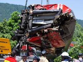 Tote bei Garmisch-Partenkirchen: Anklage gegen drei Bahnmitarbeiter nach Zugunglück