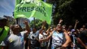 javier milei: argentiniens größte gewerkschaft ruft zu generalstreik auf