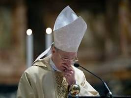 Tränen an erstem Todestag: Georg Gänswein hält rührende Messe für Benedikt XVI.