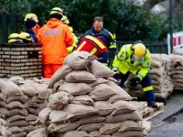 Beim Kampf gegen das Hochwasser: Niedersachsen gehen eigene Sandsäcke aus