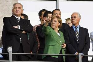 Merkel trauert um Beckenbauer: Großartige Persönlichkeit