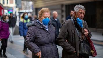 Spanien: Maskenpflicht kehrt zurück – Urlauber betroffen