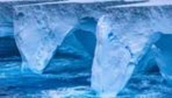 antarktis: aufnahmen zeigen größten eisberg der welt
