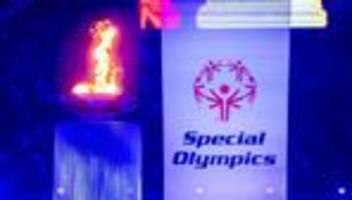 sport: start in weimar: fackellauf stimmt auf special olympics ein