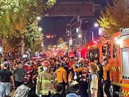 mehr als 150 todesopfer: seouls polizeichef nach massenpanik angeklagt