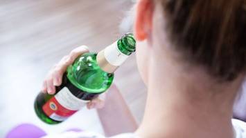 Suchtbeauftragter: Alkohol ab 14 auch mit Eltern untersagen