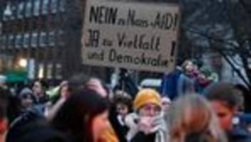 witten: rund 4000 menschen demonstrieren gegen afd-veranstaltung