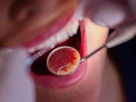anklage wegen abrechnungsbetrugs: zahnarzt soll millionen euro ergaunert haben