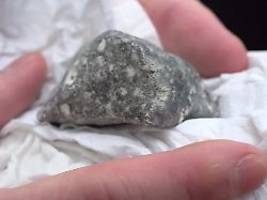 wertvoller fund in brandenburg: experten halten entdeckte stücke für meteorit