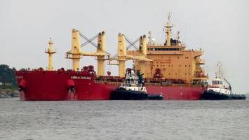 Huthi schießen Tanker im Golf von Aden in Brand