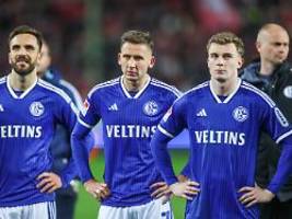 Terodde wütet im Kabinentrakt: Karaman macht Schalke-Profis schwere Vorwürfe