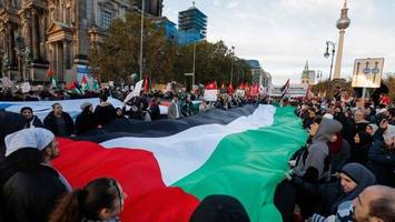 demo in berlin: 2500 menschen bei pro-palästina-kundgebung