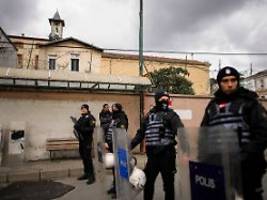 ein toter in istanbul: maskierte eröffnen feuer während gottesdienst