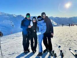 sophie turner im ski-urlaub: sansa stark tollt mit neuem mann im schnee