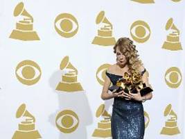Taylor Swift weit vorne: Diesjährige Grammys von Frauen dominiert