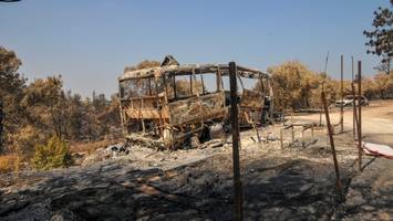 Apokalypse in Chile - Waldbrände verwandeln Autos und Häuser in Asche - Über 100 Todesopfer