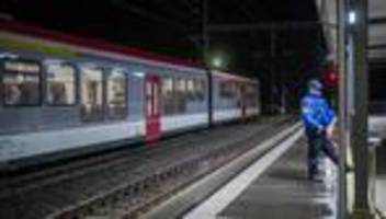 schweiz: schweizer polizei befreit 15 menschen bei geiselnahme in regionalzug