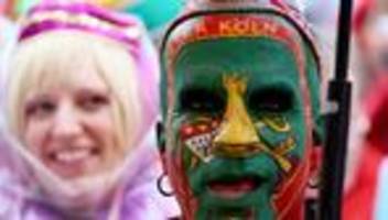 Karneval: Rosenmontagszug setzt Zeichen gegen rechts