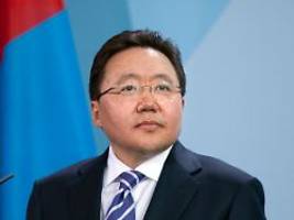 keine sorge, sind friedlich: mongolischer ex-präsident veräppelt geschichtsfan putin