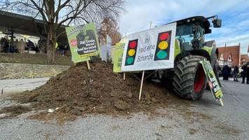 grüne: aschermittwoch wegen „aggressiver“ proteste abgesagt