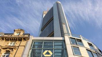 Geldhaus legt zu - Commerzbank nutzt Zinswende und schafft 2023 einen Rekordgewinn
