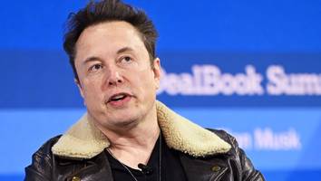 Billig-Modell - Elon Musk provoziert wieder: Tesla-Mitarbeiter sollen am Fließband schlafen