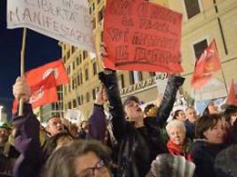 Ermittlung gegen 15 Polizisten: Italiens Präsident kritisiert Polizeigewalt in Pisa