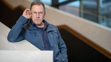 volksbühne: intendant und regisseur rené pollesch gestorben