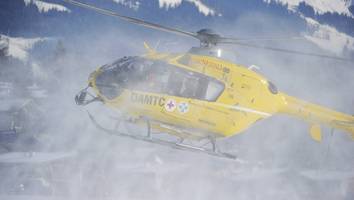 Schwer verletzt ins Krankenhaus - Deutscher Skifahrer auf schwarzer Piste 27 Meter durch „die Luft geschleudert“