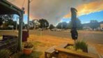 buschfeuer: australien ruft zehntausende wegen buschfeuer zur evakuierung auf