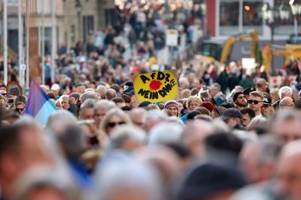 tausende teilnehmer bei demos in würzburg und nürnberg