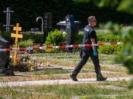 bandenkrieg in stuttgart: 12 jahre haft für granatenwurf auf trauergemeinde