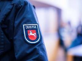 cold case in buxtehude: vier männer für mord vor jahrzehnten angeklagt