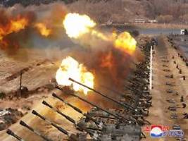 südkorea bestätigt manöver: kim jong un leitet artillerieübung - reichweite bis seoul