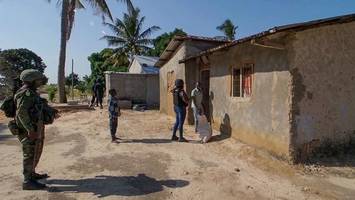 gewalt in mosambik und dr kongo vertreibt hunderttausende