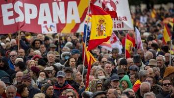 erneut protest gegen amnestie für katalanische separatisten