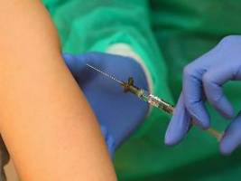 um hunderttausende geprellt: anklage gegen arzt wegen gefakter corona-impfungen