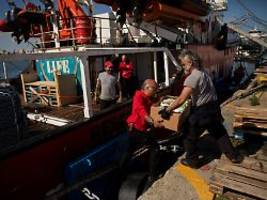 200 tonnen lebensmittel geladen: erstes hilfsschiff für gazastreifen verlässt zypern