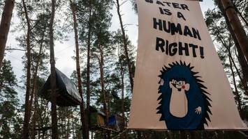 spd-fraktionschef fordert ende von tesla-protestcamp