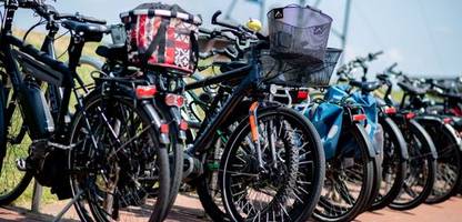 fahrradindustrie verkauft erstmals mehr e-bikes als normale räder