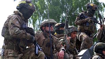 gefechte im grenzgebiet - sie eint der hass auf putin: wer sind die kämpfer, die russland angreifen?