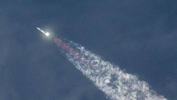 dritte „starship“-pleite für musk – raketenteile explodieren