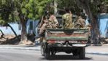 somalia: polizei beendet belagerung eines hotels durch islamisten